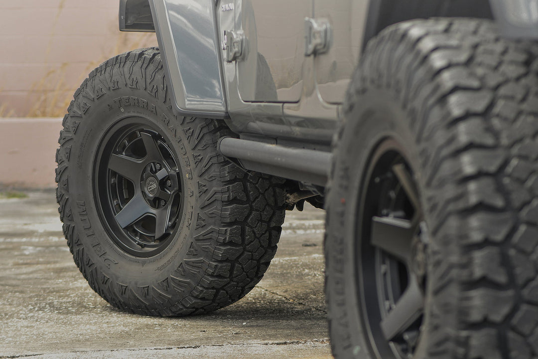 Atlas Satin Black (FLOW-FORMED)