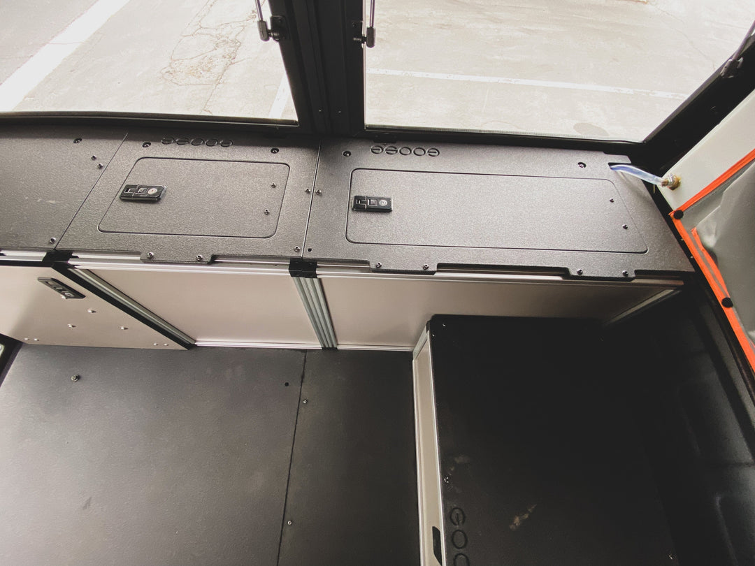 Alu-Cab Alu-Cabin Toyota Tundra 2014-2020 2.5 Gen. - Middle Utility Module - 6&